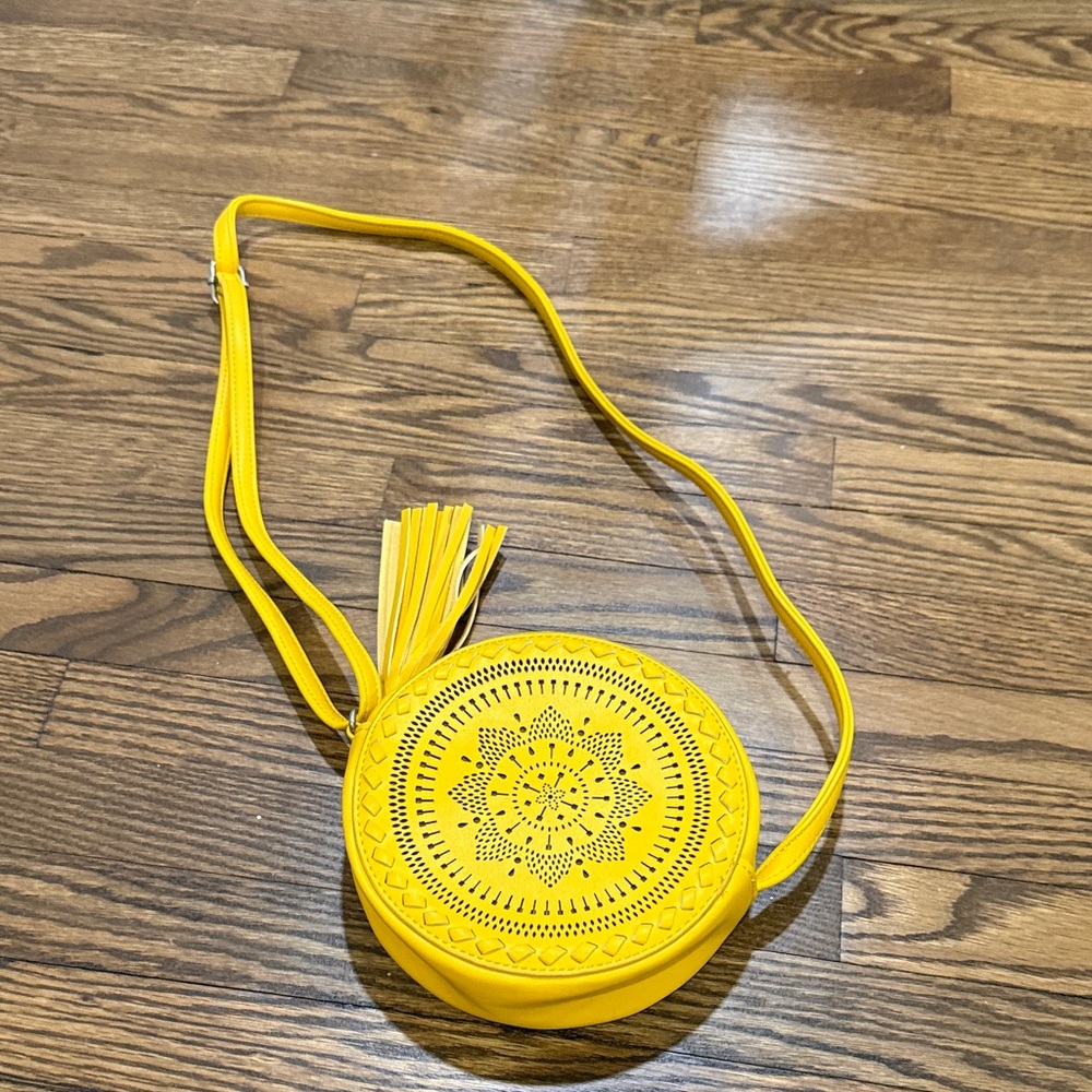 Art Class Yellow Girls Round Crossbody Bag
